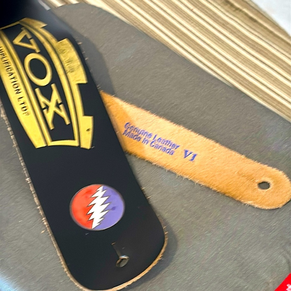 NWOT Genuine Leather GD Stealie Bolt Guitar Strap